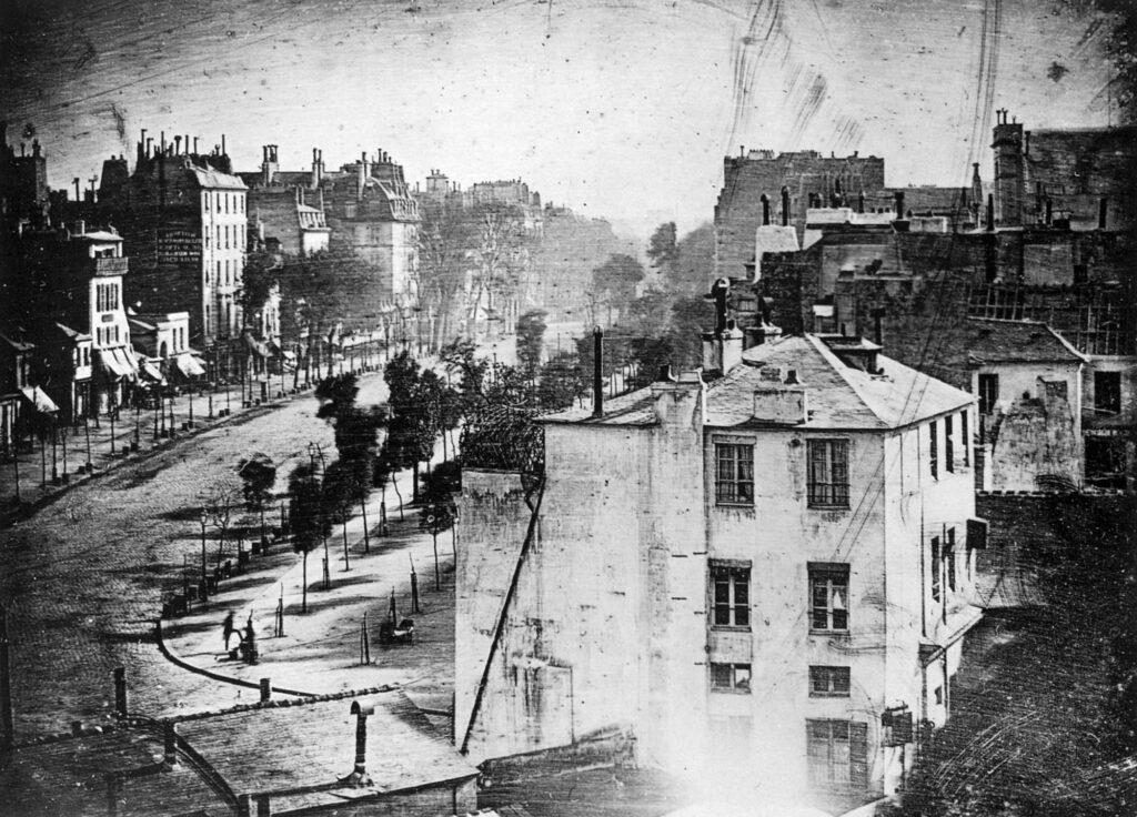 Louis Daguerre, Boulevard du Temple, Paris, vers 1838, daguerréotype, 15 x 18,5 cm